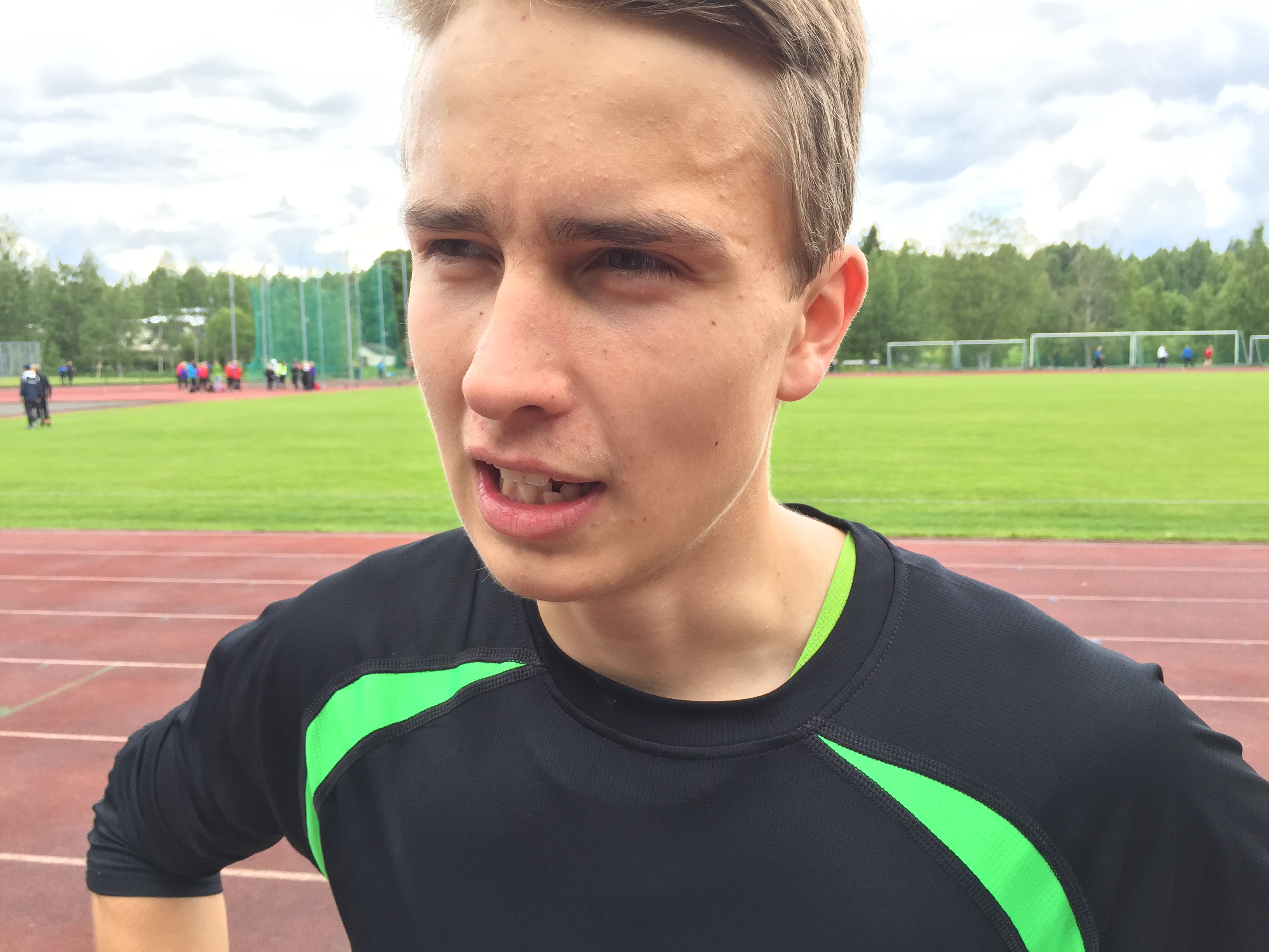 Simo Lipsanen loikki 16,22 Myllypurossa – 